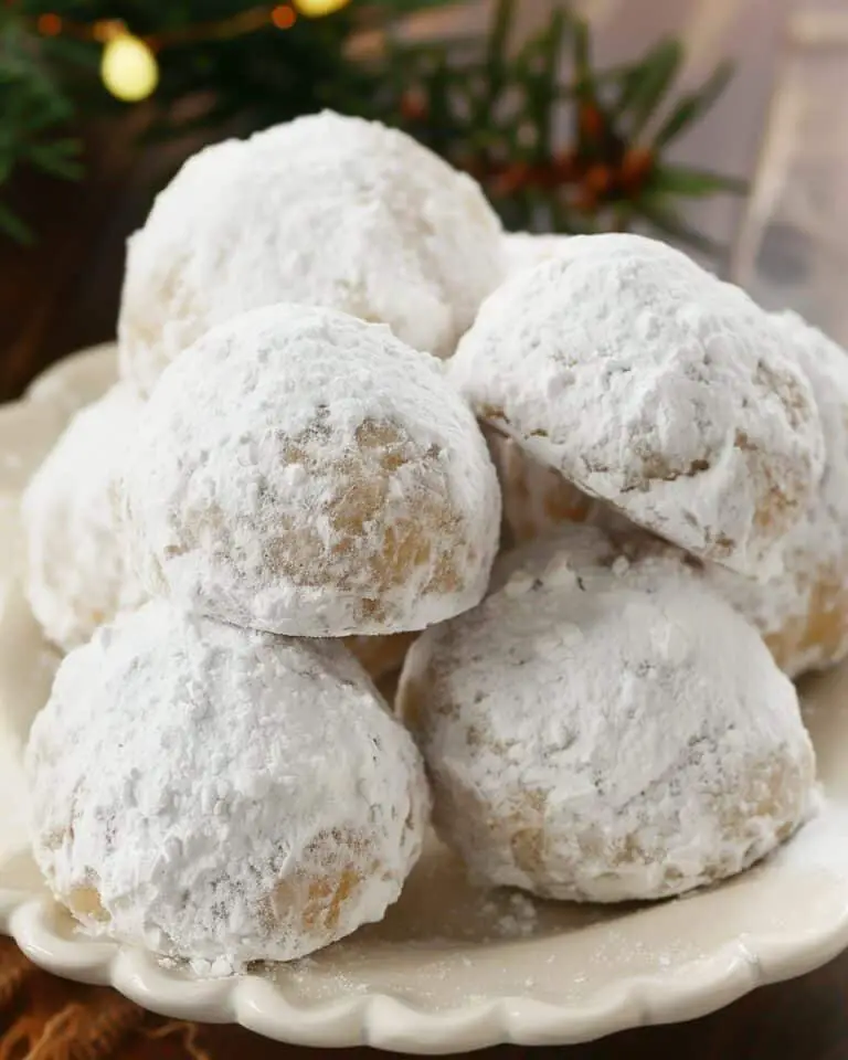 Ho to make Mexican Wedding Cookies (Polvorones / Snowball Cookies)