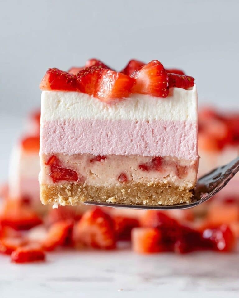 No-Bake Strawberry Delight Recipe
